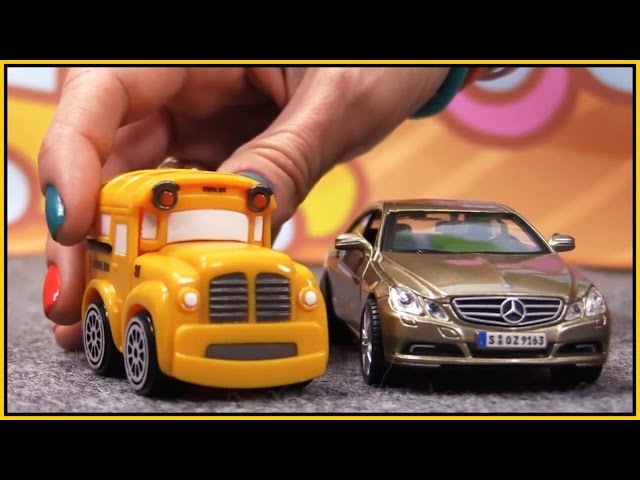 Bburago - CRASH MERCEDES!! Bussy & Speedy German Toy Cars Construction Cartoons for Children