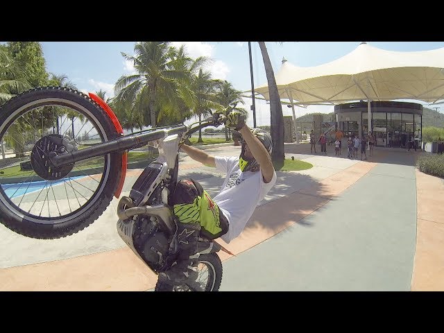 Tim Coleman's cool trials tricks through a Thai resort!︱Cross Training Enduro