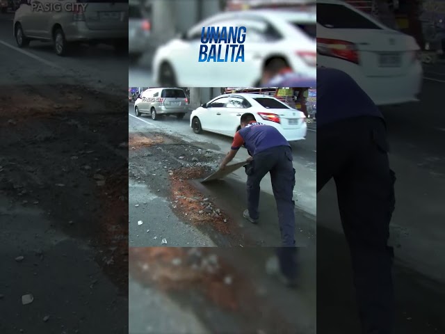 10-wheeler, sumalpok sa concrete barrier sa Marcos Highway #shorts | Unang Balita