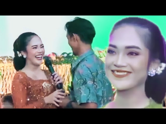 tak di sangka, ternyata Elisha terpesona dengan lelaki ini, ful guyon gayeng poll