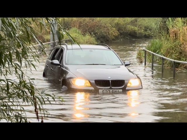 Incredible Fails!! || Essex & Leicestershire Flooding || Vehicles vs Floods compilation || #171