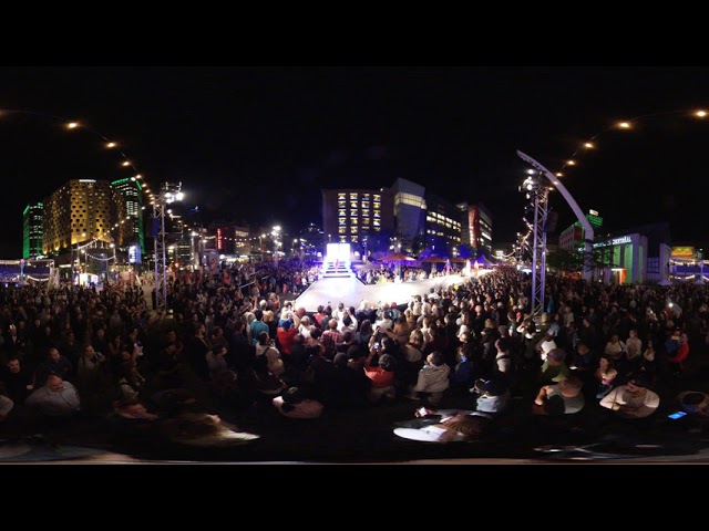 DÉFILÉ : FESTIVAL MODE & DESIGN 2019 - QUARTIER DES SPECTACLES - MONTREAL - VIDEO 360