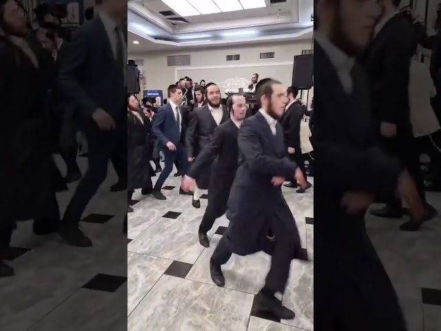 Jewish Wedding Dance Battle!