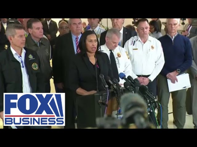 WATCH LIVE: DC officials provide update on crash recovery efforts