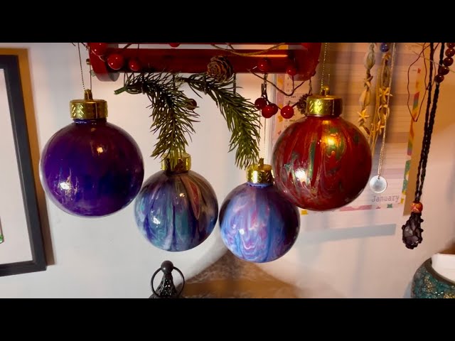 Dried & varnished acrylic paint pour Christmas bauball & Christmas message x