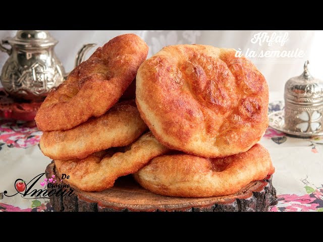 khfaf à la semoule ou  Sfenj à la main  (khfef) cuisine algerienne