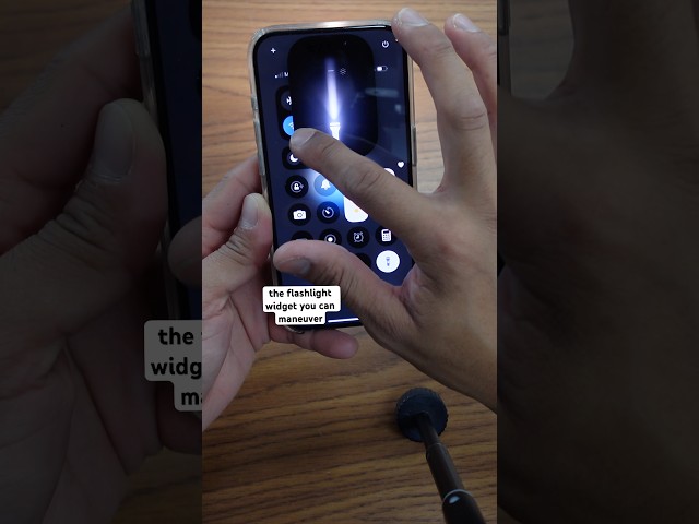 New cool flashlight feature in iOS 18 🔦📱 #apple #iphone15pro