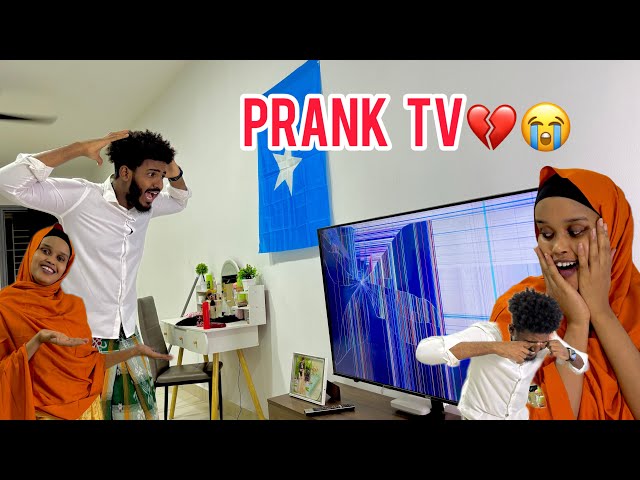 PRANK TV|| ASAD OO AAD U XANAAQAY MARKII TV $700 UU KASOO BIXIYAY AAN..😭🙈😂