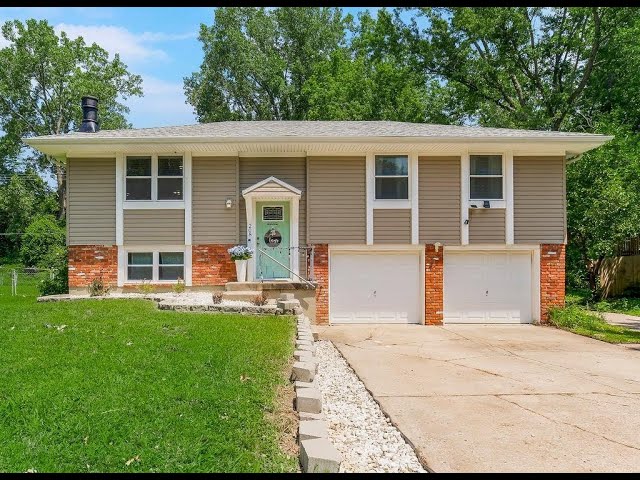 Tour video of listing at 208 SE 21st Street, Oak Grove, MO 64075 - Residential for sale