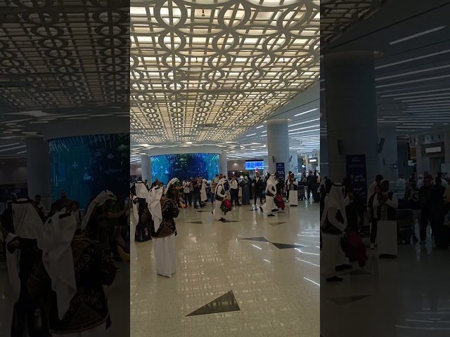 Saudi Tradition at Jeddah Airport 😍