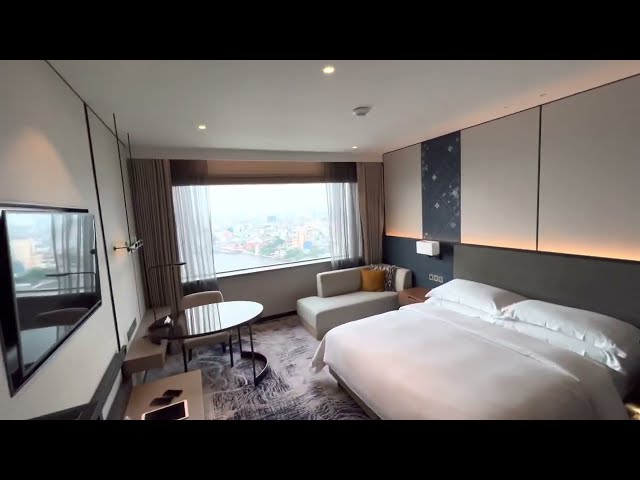 #Bangkok #Riverside Millennium Hilton Bangkok | King Executive River View Room | room tour.