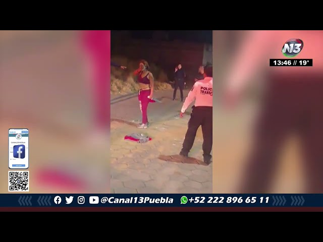 #Canal13Puebla 🚨 En Papalotla, Tlaxcala, una mujer fue captada agrediendo con un cuchillo.