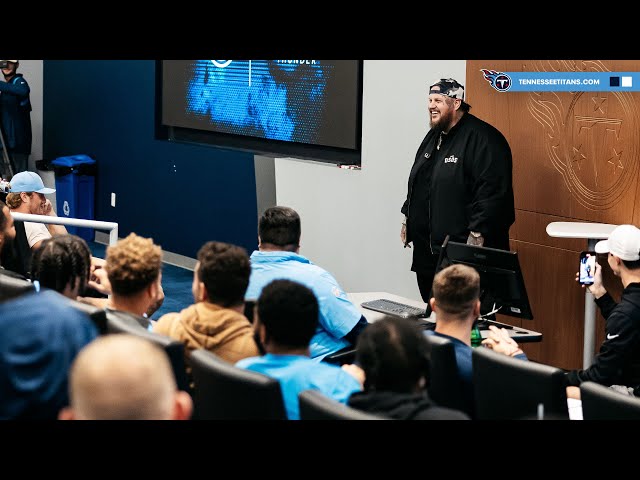 Jelly Roll Makes Surprise Appearance in Titans Team Meeting