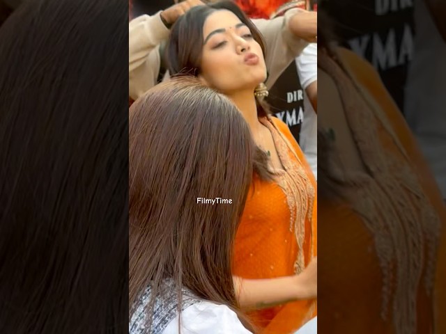 Rashmika Mandanna flying kiss to fans at chhaava movie promotions #rashmikamandanna | FilmyTime