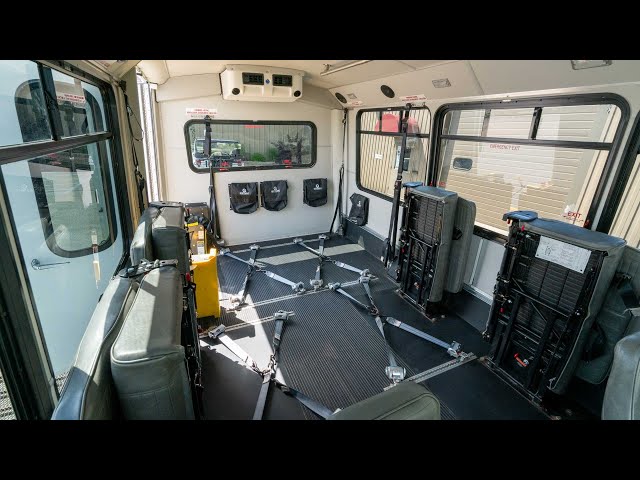 VR / 360 - Look Inside a 2015 Ford E-350 Champion Bus Wheelchair Bus / Church Bus - FDA237333