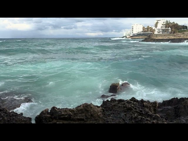 Stormy Waves and Cloudy Skies | 0:30 Hours of Nature's Power and Serenity