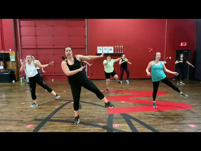 "Mambo Number 5" Lou Bega - Throwback Dance Workout by @Dancewithdre