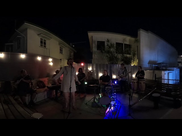 360 VR Moonlight Sessions Live Music at MAD Burger with West End Music Collective. Song 01.