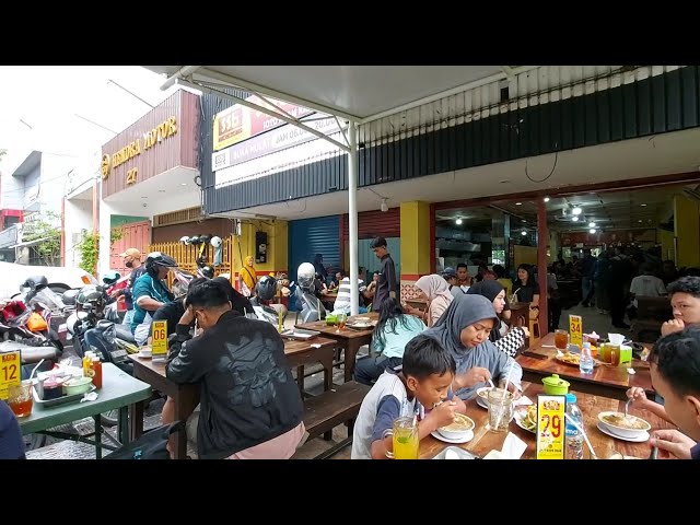 NO WONDER  IT'S ALWAYS CROWDED BECAUSE IT'S TASTY, THE PRICE IS ALSO REASONABLE!! INDONESIAN FOOD