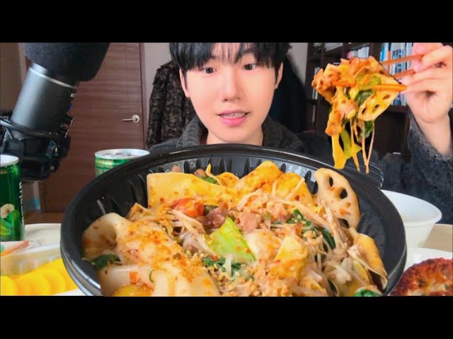 Malaxianguo ASMR eating show where you eat Lunar New Year because you're angry