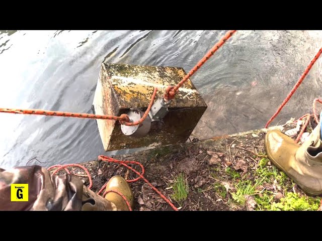 Finding THOUSANDS OF DOLLARS While Magnet Fishing!!! **FULL SAFE**