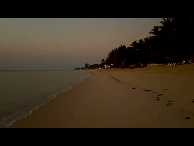 Lamai Beach Walk Before The Sun Wakes Up