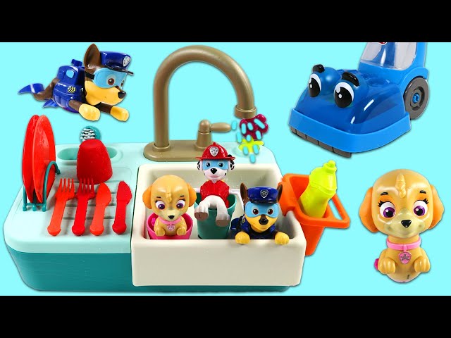 Paw Patrol Pups Clean Dishes with Toy Kitchen Sink!