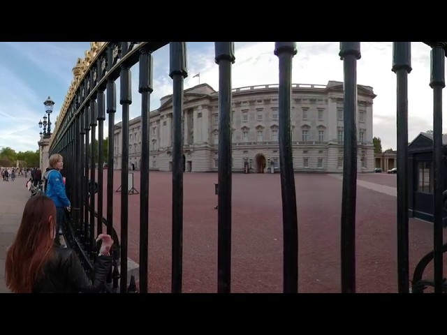 Buckingham Palace 360º VR Tour