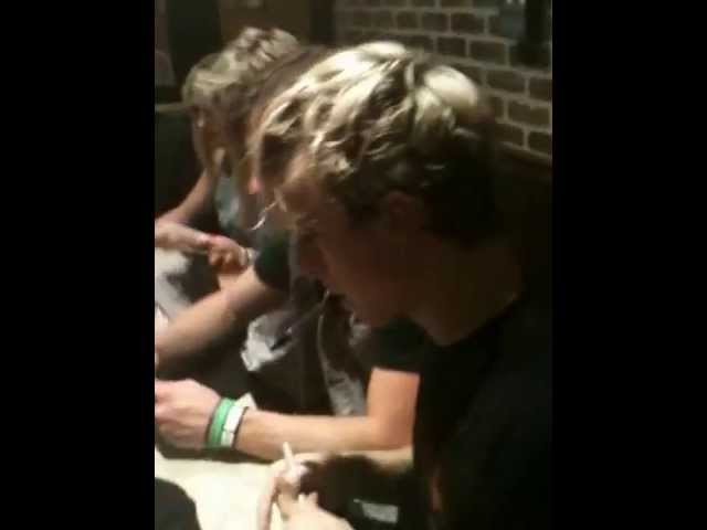 R5 in Norfolk - After Concert Signing