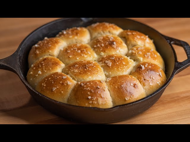 EASY SOURDOUGH DINNER ROLLS RECIPE