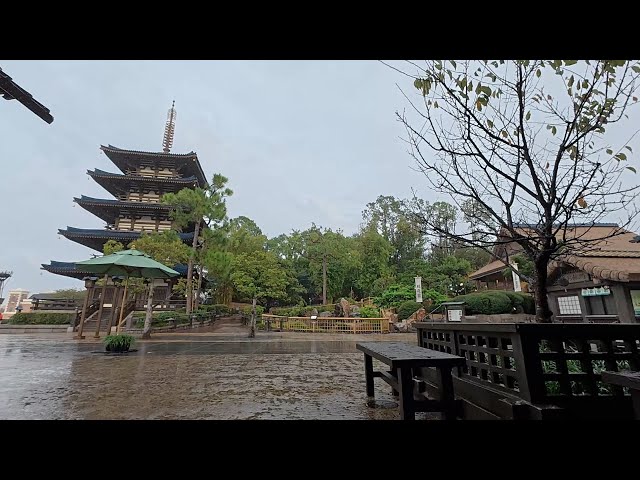 Chill at EPCOT in the Rain!!!