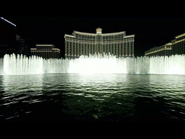 Bellagio Fountains VR Experience: Pink Panther Theme bei Nacht - Las Vegas - VR180 3D 8K