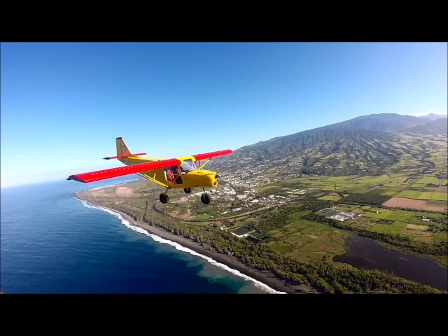 Survol en ULM au dessus de l'île de La Réunion