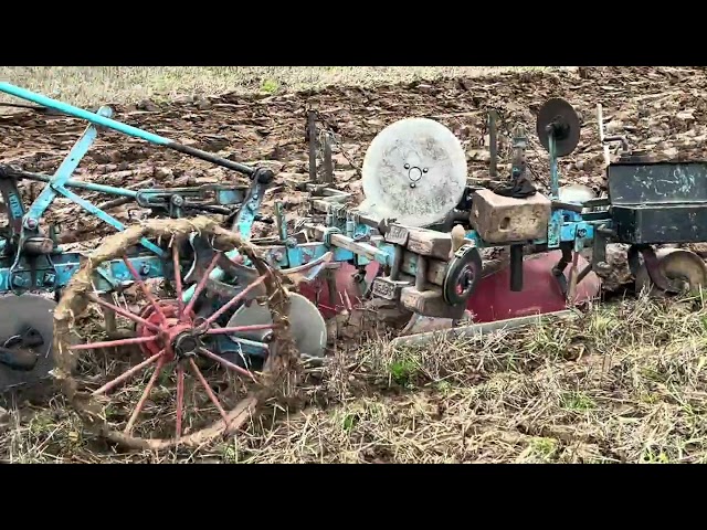 Does show 2025 vintage and modern ploughing