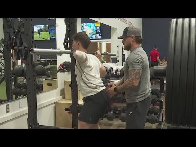 High school football player returns to gym after losing arm in ATV accident