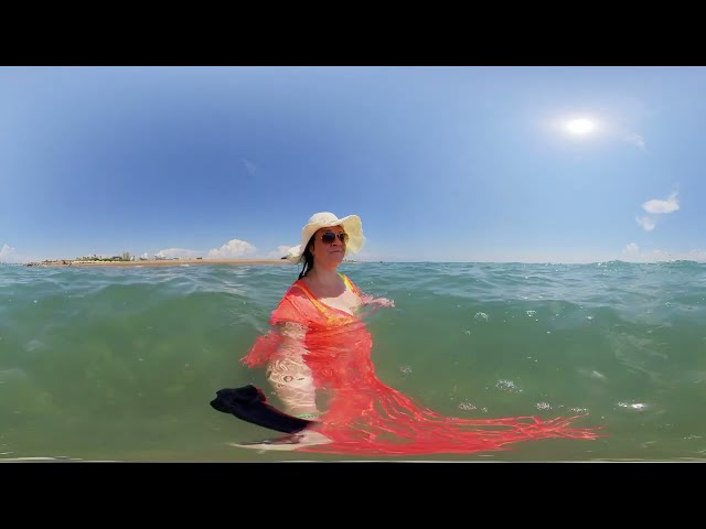 Walk along the sea beach. 360video