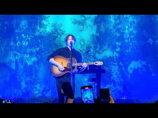 Dean Lewis - Waves (Live at London Roundhouse 26/03/2023)