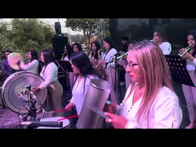 MIX BANDA DE PUEBLO DE MUJERES EN VIVO