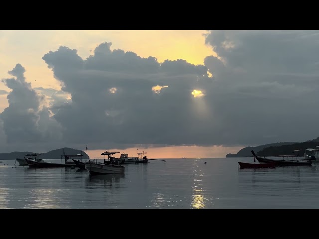 1 min Sooting  waves Sound • Andamant sea. No music. [HDR]