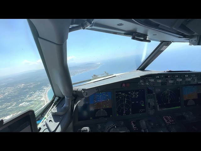 Landing the 737MAX at Rhodes Airport. Enjoy the views! [4K HDR]