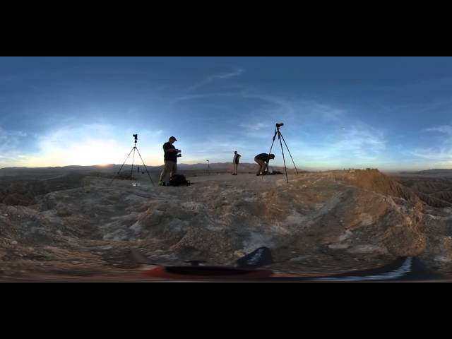 (360° Video) The exciting life of a Landscape photographer - Fonts Point