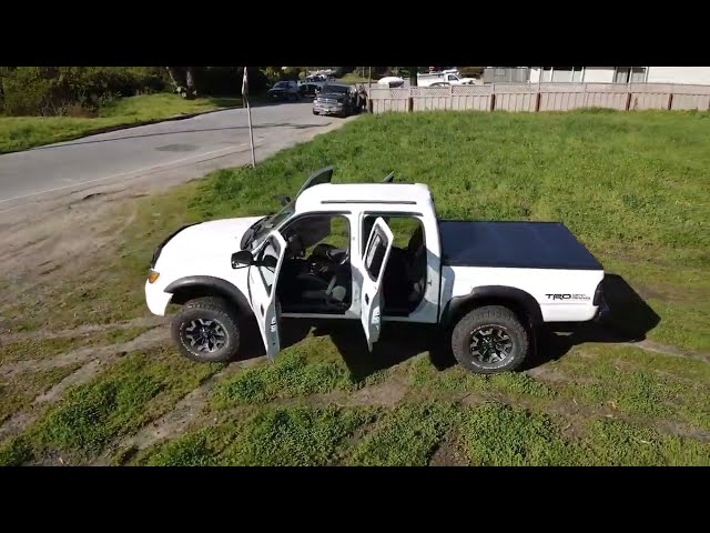 Toyota Tacoma Double Cab TRD Off Road 4x4 - Walk Around (Fly)