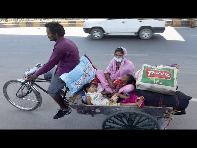 Family starts for 1000km journey to Bihar on pedal-cart