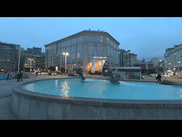 Hotel Meliá María Pita y fuente de los surfistas. A Coruña (VR180 3D)