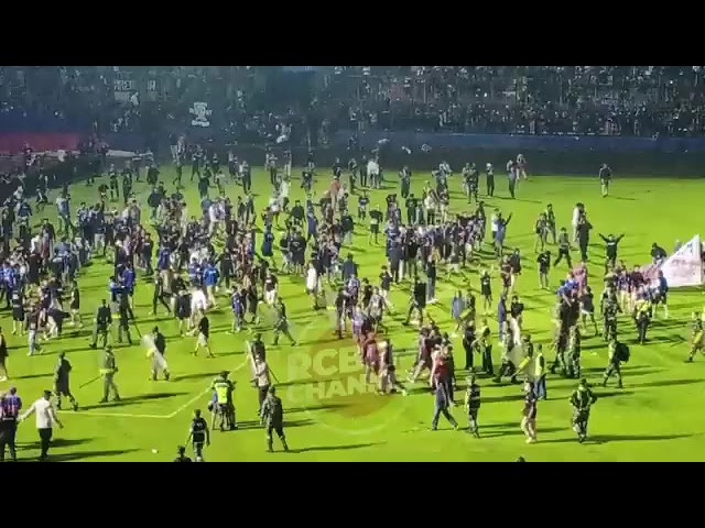 video kejadian lengkap setelah Arema kalah dari Persebaya