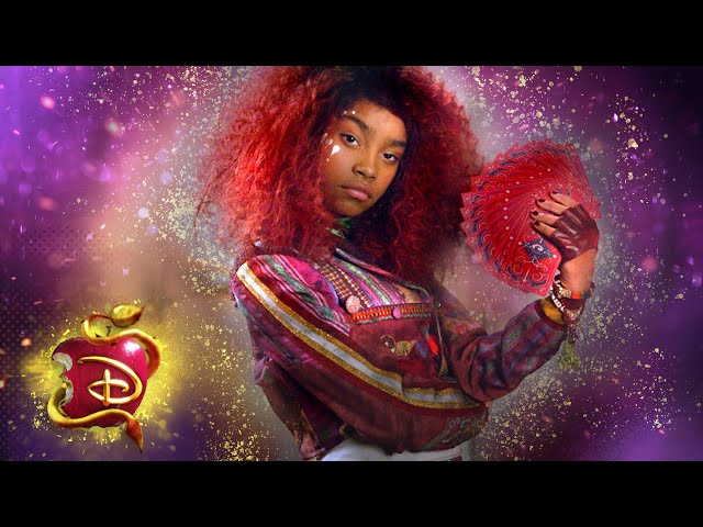 Meet Celia 🔮 | Descendants 3