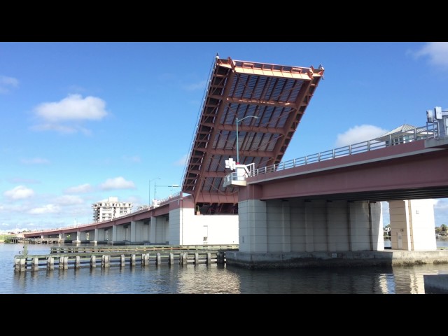 N Causeway Drawbridge Operating - New Smyrna Beach FL