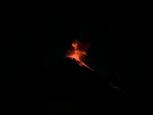 Hiking 9 Hours to see an Active Volcano #volcano #travel #acatenango #eruption #travelvlog