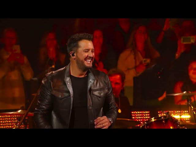 Luke Bryan - Hits Medley LIVE from the 57th Annual CMA Awards