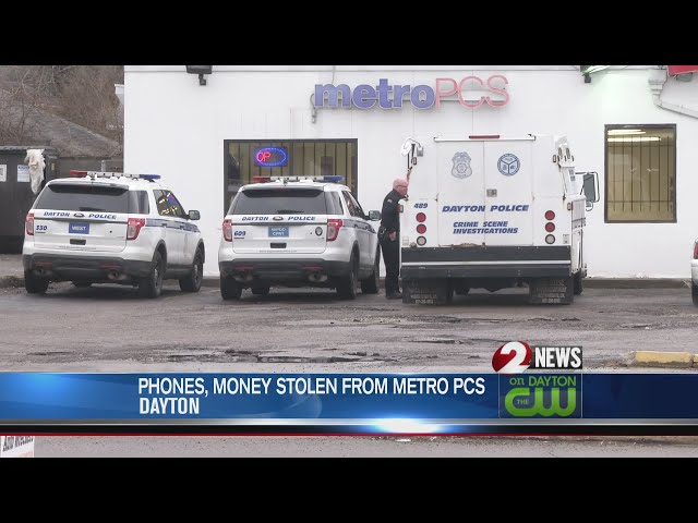 Phones, money stolen from Metro PCS